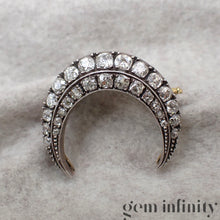Charger l'image dans la galerie, Broche XIXè s. croissant de lune diamants, or et argent