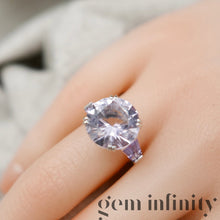 Upload image to gallery, Mauboussin, ‘extrêmement libre et sensuel’, 750 white gold ring set with amethysts