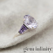 Upload image to gallery, Mauboussin, ‘extrêmement libre et sensuel’, 750 white gold ring set with amethysts