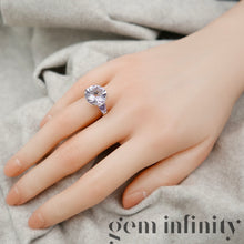 Upload image to gallery, Mauboussin, ‘extrêmement libre et sensuel’, 750 white gold ring set with amethysts