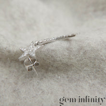 Charger l'image dans la galerie, Pendants d'oreilles étoiles or gris et diamants