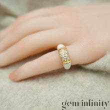 Upload image to gallery, Van Cleef & Arpels, long necklace and Philippine gold 750 rings