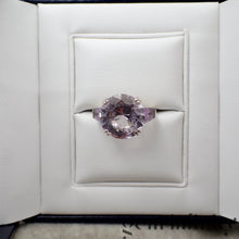 Upload image to gallery, Mauboussin, ‘extrêmement libre et sensuel’, 750 white gold ring set with amethysts