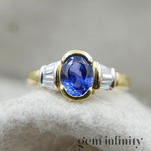 Upload image to gallery, Sapphire and diamond 750 gold ring