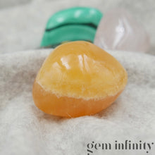 Charger l&#39;image dans la galerie, COFFRET HOME SWEET HOME, Quartz rose, Malachite, Oeil de tigre et Calcite orange
