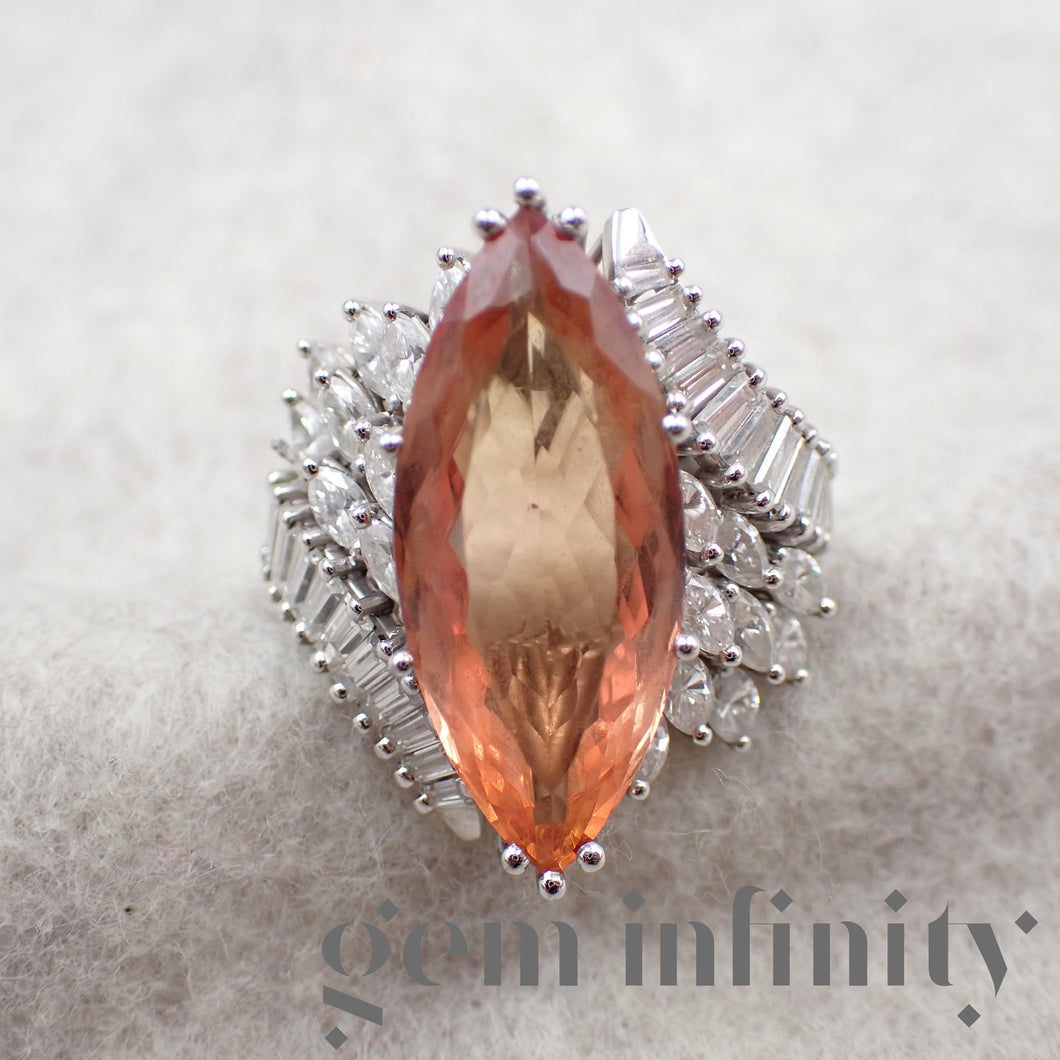 Bague marquise or gris, topazes impériale et diamants