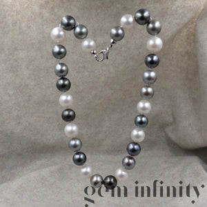South Sea and Tahiti Pearl Necklace