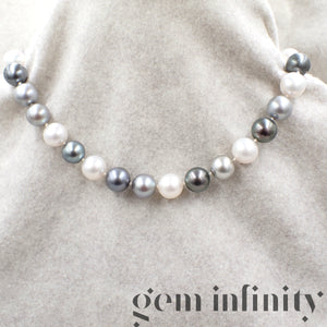 South Sea and Tahiti Pearl Necklace