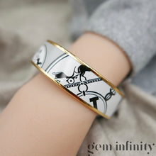 Upload image to gallery, Hermès, carriage printed bracelet
