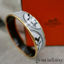 Upload image to gallery, Hermès, carriage printed bracelet
