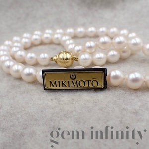 Mikimoto, collier de perles Akoya, fermoir or