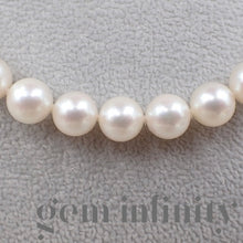 Charger l&#39;image dans la galerie, Mikimoto, collier de perles Akoya, fermoir or
