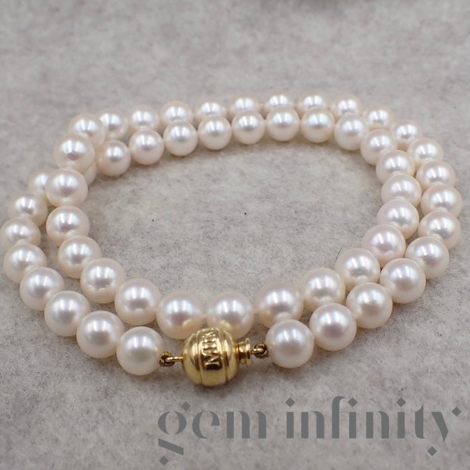 Mikimoto, collier de perles Akoya, fermoir or