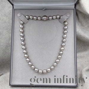 Collier de perles grises Tahiti, fermoir or gris et diamants