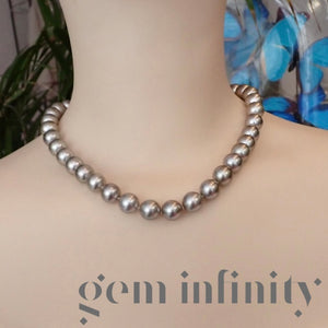 Collier de perles grises Tahiti, fermoir or gris et diamants