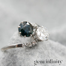 Charger l&#39;image dans la galerie, Bague ‘toi &amp; moi’ or gris, saphir et diamants
