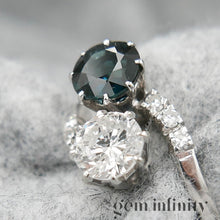 Charger l&#39;image dans la galerie, Bague ‘toi &amp; moi’ or gris, saphir et diamants
