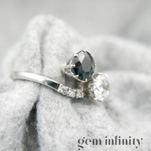 Charger l&#39;image dans la galerie, Bague ‘toi &amp; moi’ or gris, saphir et diamants
