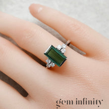Upload image to gallery, Green tourmaline and diamonds white gold ring
