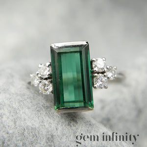 Green tourmaline and diamonds white gold ring