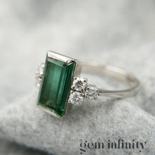Upload image to gallery, Green tourmaline and diamonds white gold ring
