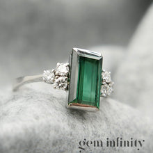 Upload image to gallery, Green tourmaline and diamonds white gold ring
