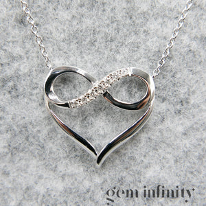 White gold 'infinite love' necklace set with diamonds
