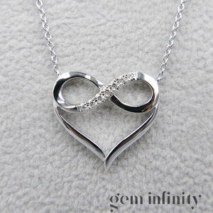 White gold 'infinite love' necklace set with diamonds